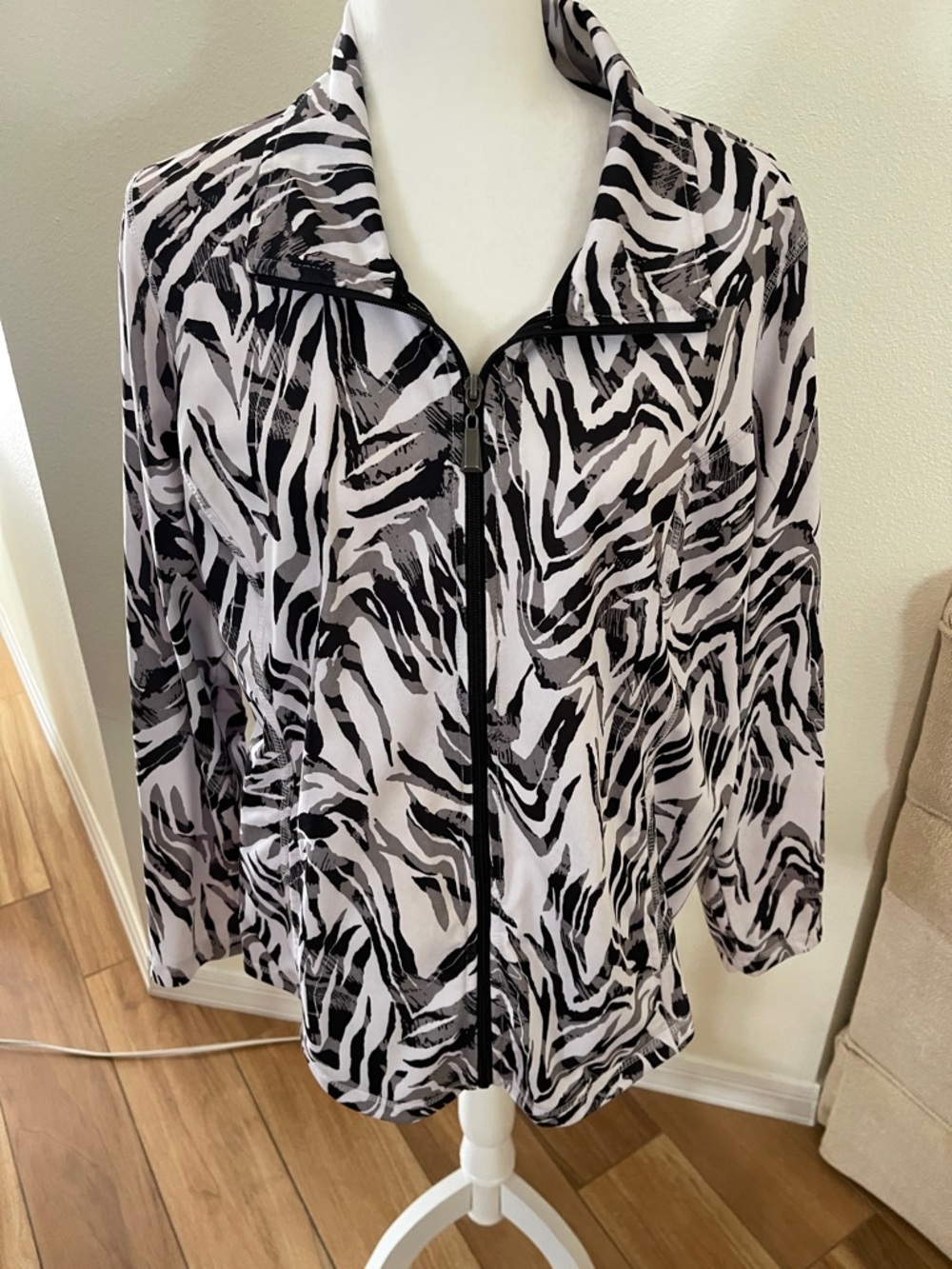 Black & White Print Zip Front Jacket